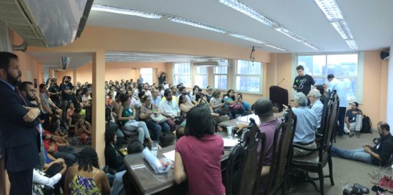 MÉDICOS DA ATENÇÃO BÁSICA DO RIO PERMANECEM EM GREVE